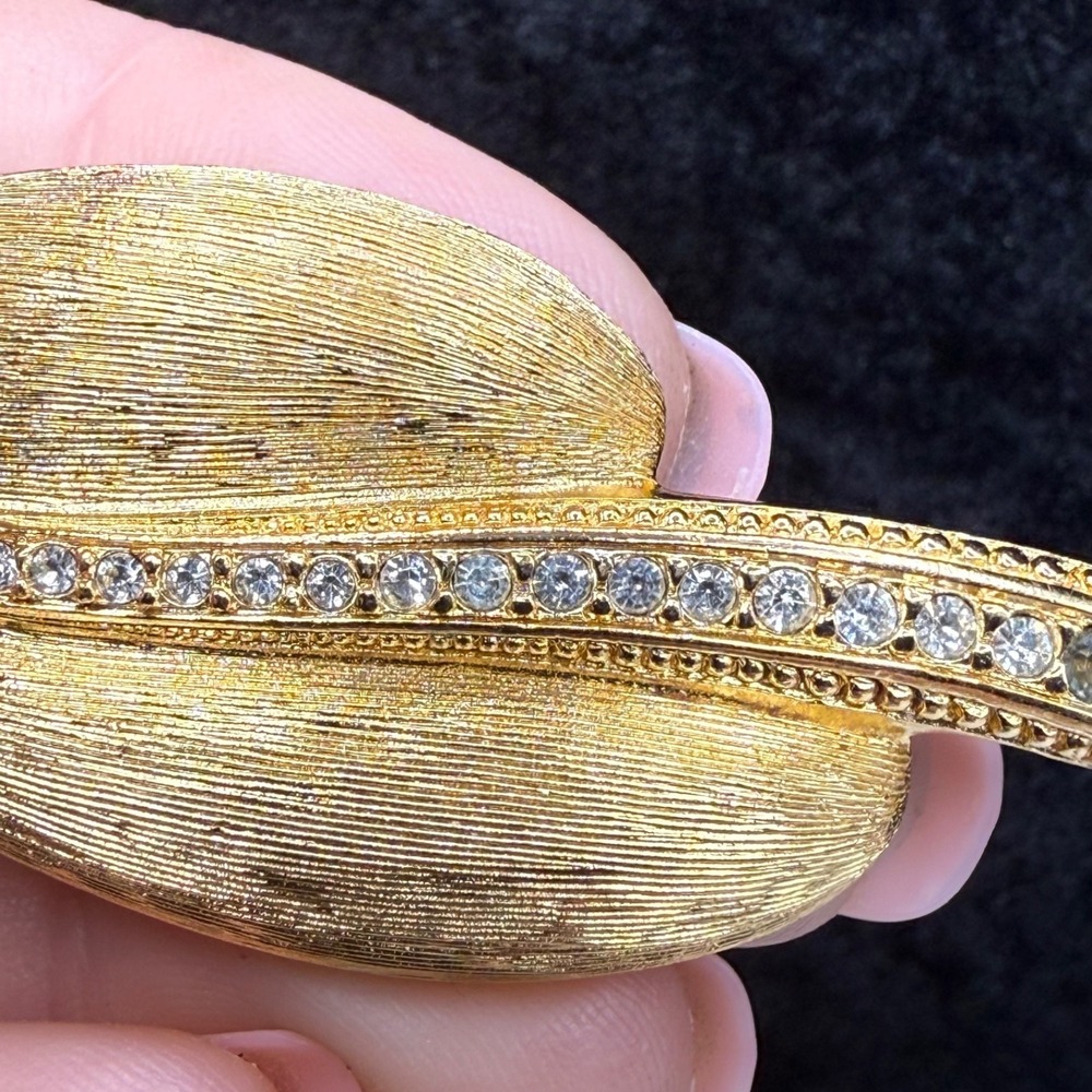 Vintage Christian Dior Brooch Leaf Gold Tone READ - Picture 6 of 12